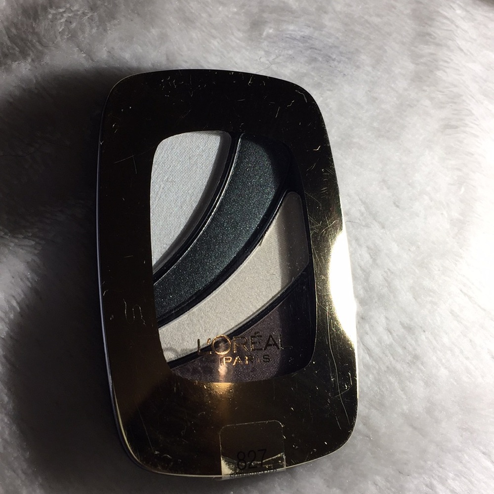 L’ORÉAL 4 combo eye shadow.